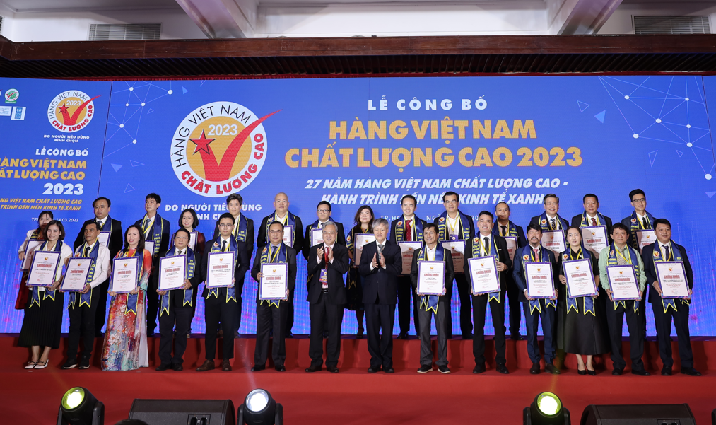 vianco nhận giải thưởng