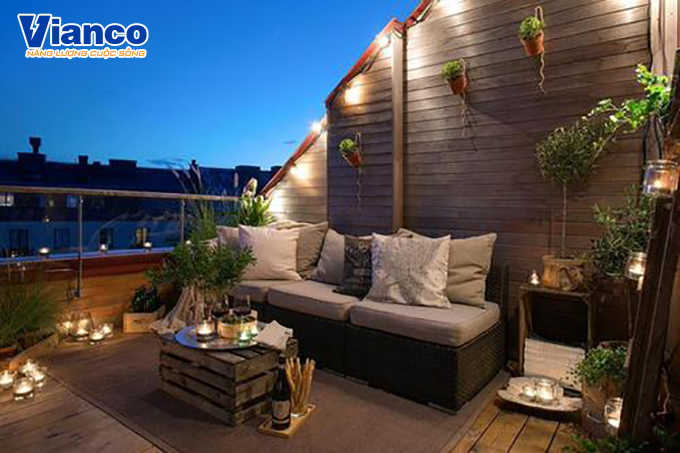 chon-den-trang-tri-ban-cong-phong-cach-phu-hop