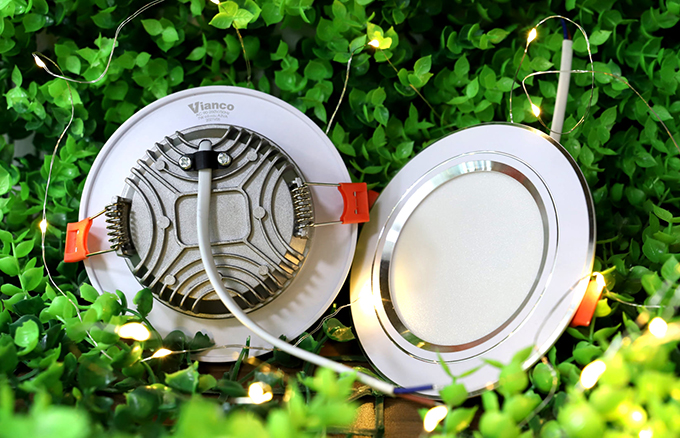 den-led-am-tran-downlight-tron