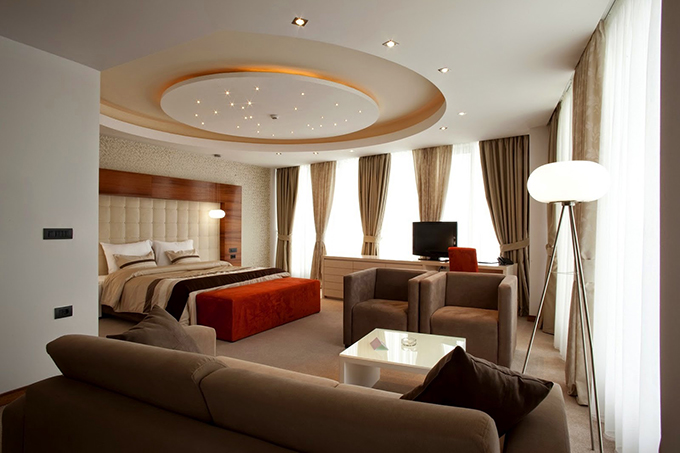 den-led-am-tran-la-phong