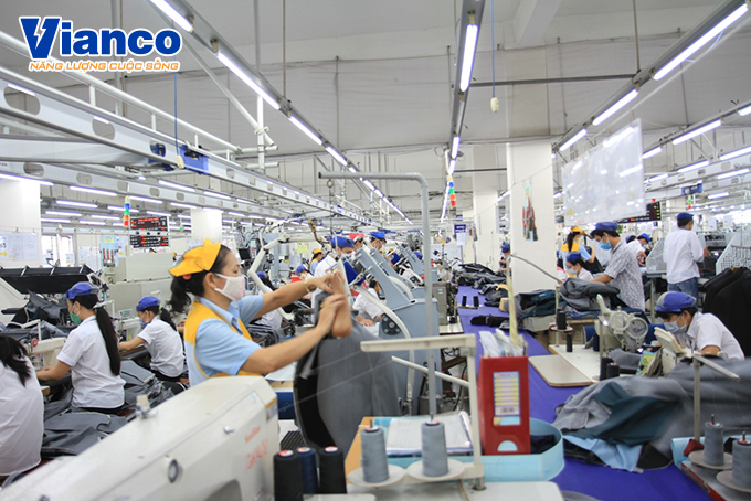 den-tuyp-led-trong-nha-may